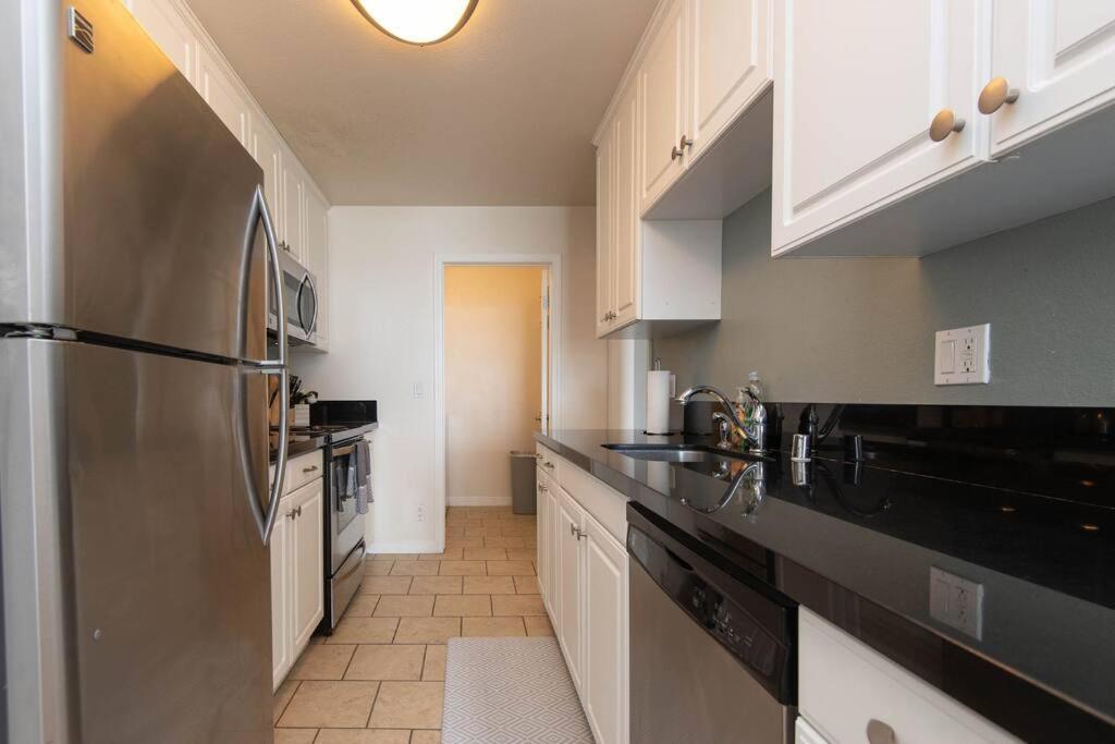 Sleep 7 Ocean View Two Bedroom Venice Beach 5 Min Walk Los Angeles