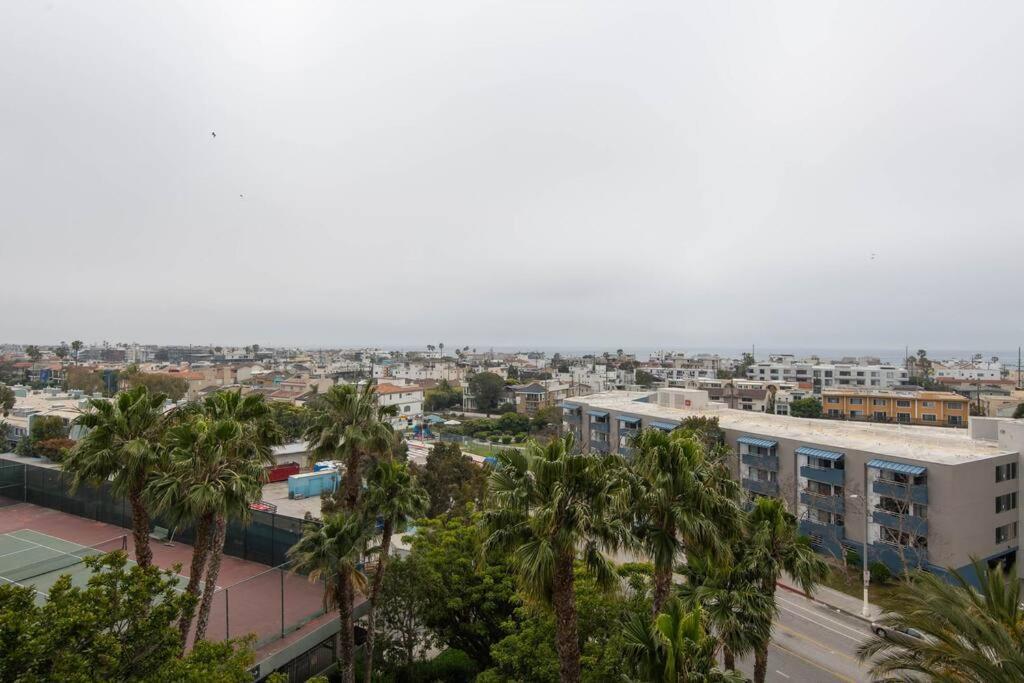 Sleep 7 Ocean View Two Bedroom Venice Beach 5 Min Walk